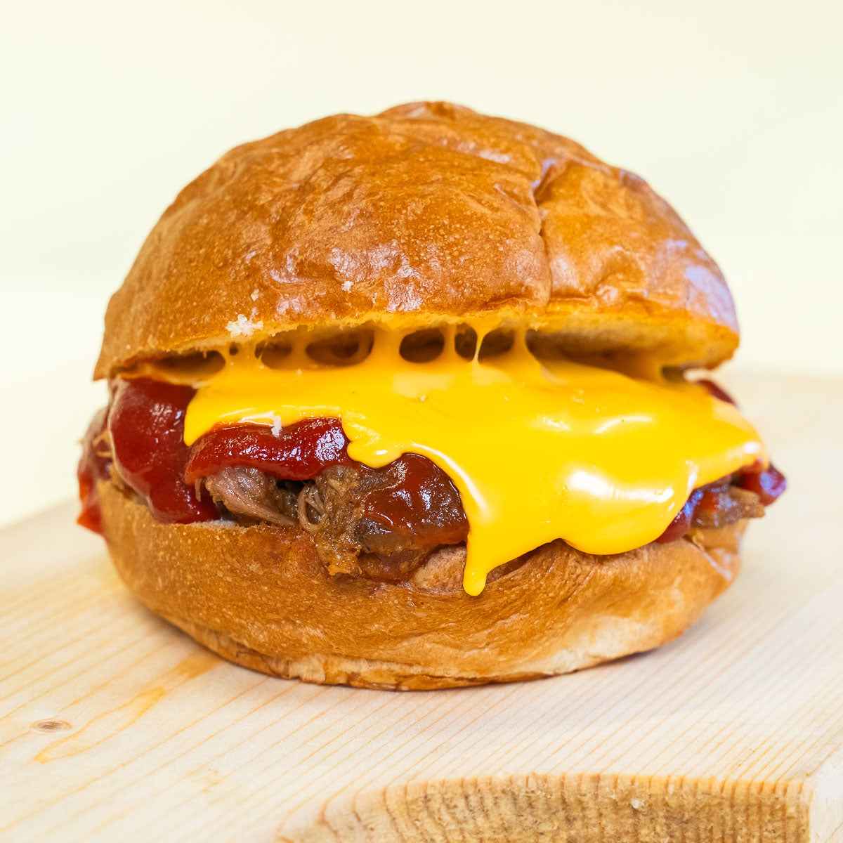 Box mit 2 Pulled-Pork-Burgern vom Schwarzen Nebrodi-Schwein