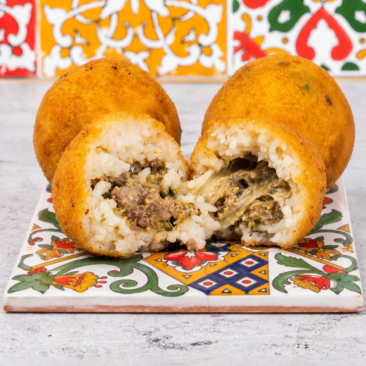 Sizilianische Arancini mit Pilzen, Salsiccia & Pistazienpesto - tiefgekühlt, auch für Heißluftfritteuse, 4 × 200 g