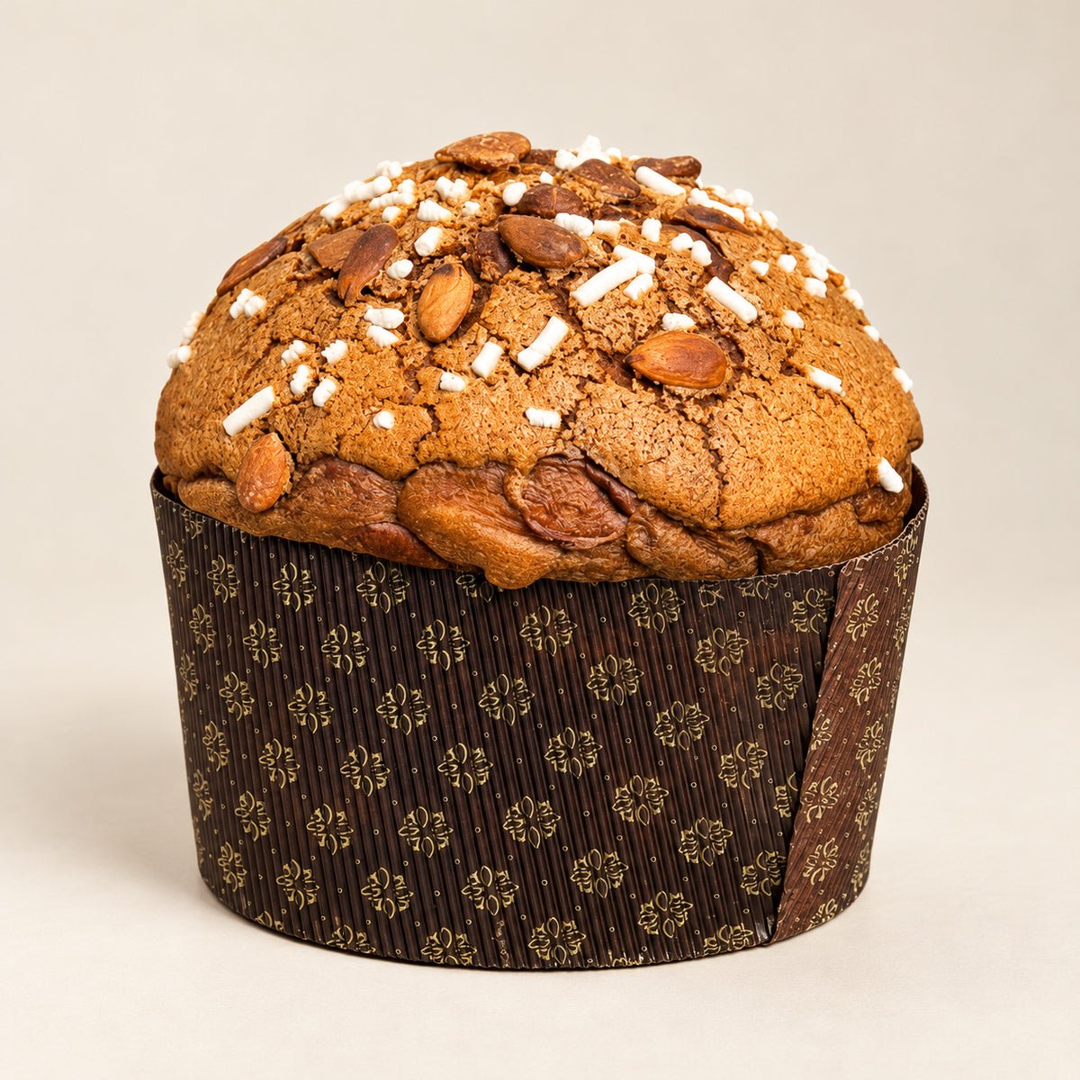 Panettone tradizionale Librizzi Deluxe di SicilyAddict, intero su fondo chiaro
